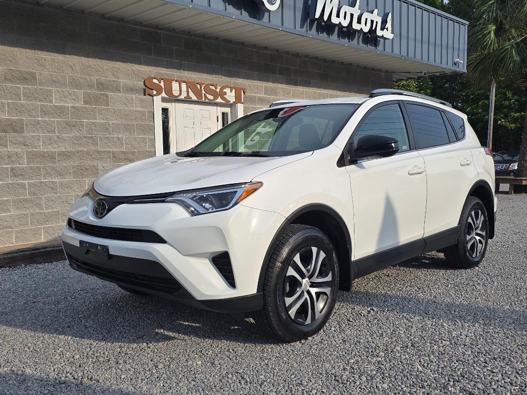 2017 Toyota RAV4 LE photo